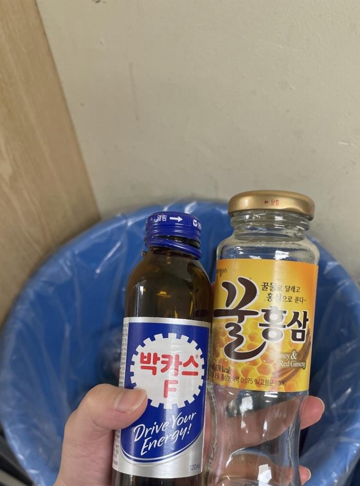 경기.분리수거장.근무시간.유리병